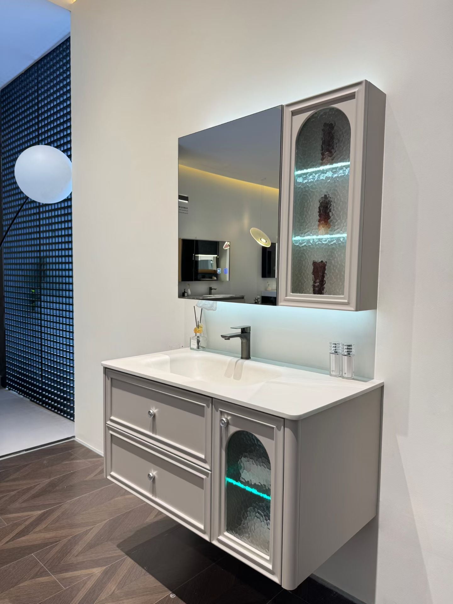 Wooden cabinet with painted finish, easy to clean; high-temperature resistant; integrated ceramic basin made from stone slabs
