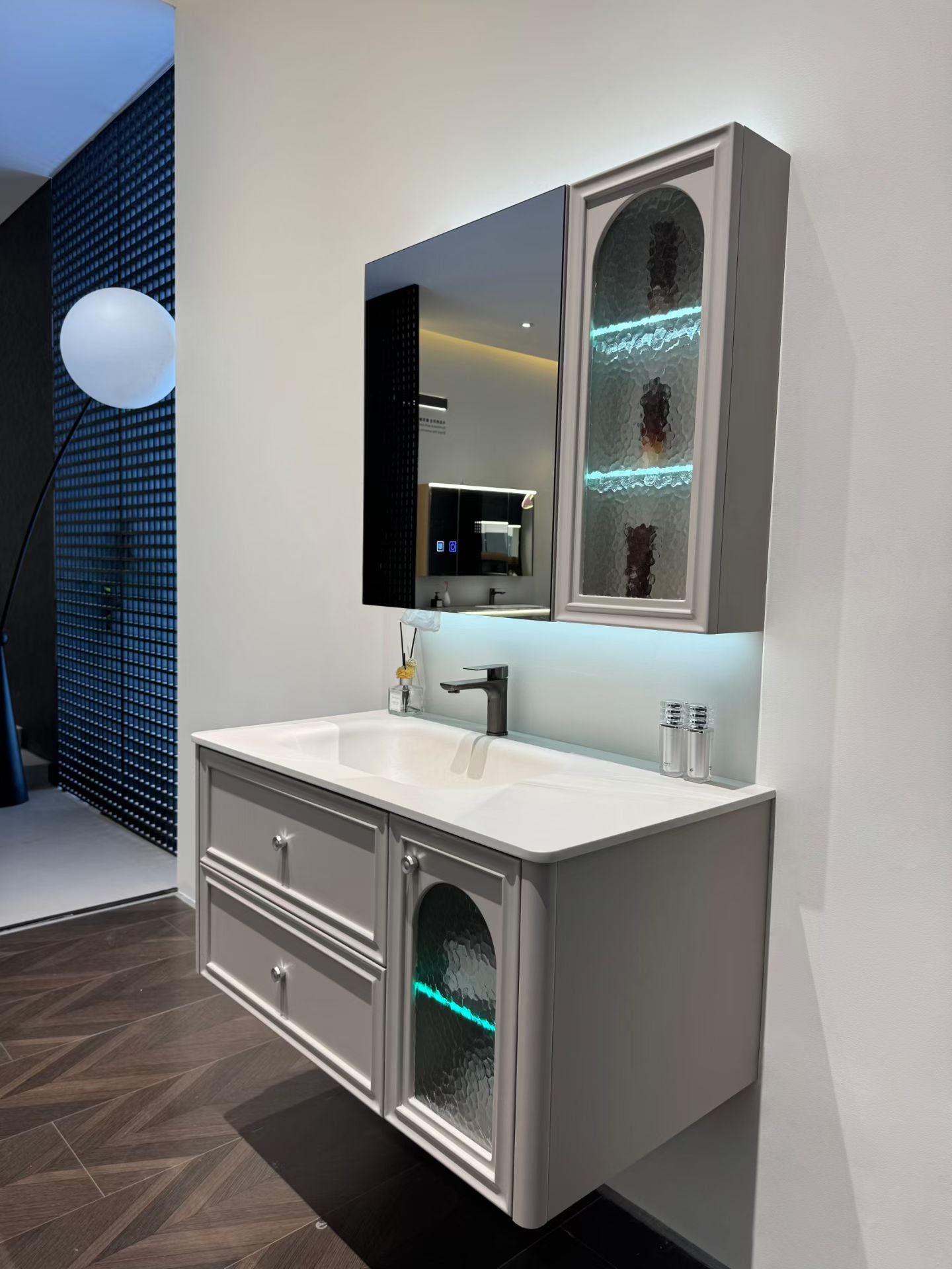 Wooden cabinet with painted finish, easy to clean; high-temperature resistant; integrated ceramic basin made from stone slabs